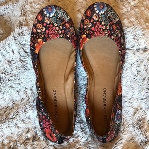 Lucky Floral Slip-on Flat Sole Shoes 9